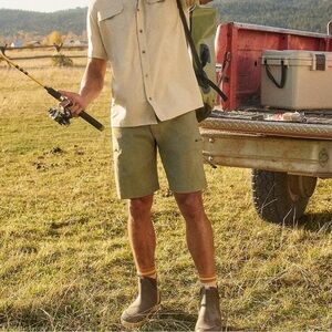 Wrangler Men's Olive Flat Front Shorts 32 waist